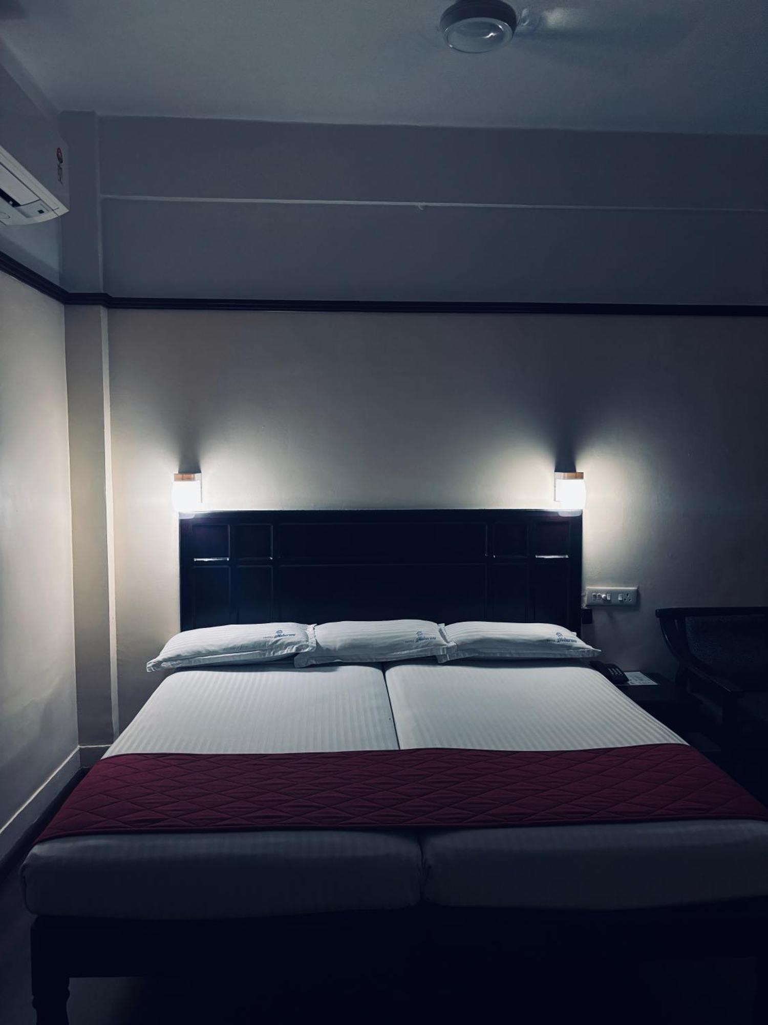 Maharani Hotel Kozhikode Exteriör bild